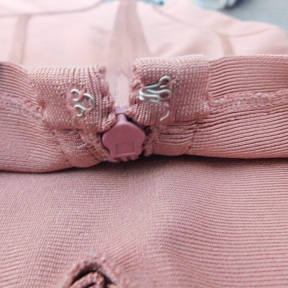 Mauve Bandage Bodycon Dress - Picture 11 of 17